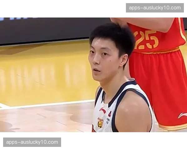 广东胡明轩膝盖伤缺，后场轮换深度面临严峻考验